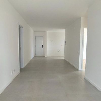 Apartamentos com 72m², 2 quartos, 2 suítes, 2 garagens, no bairro Balneário em Florianópolis