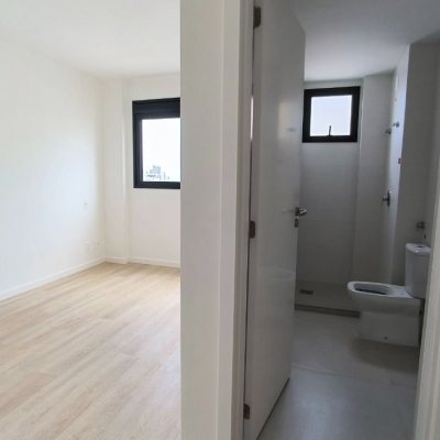 Apartamentos com 72m², 2 quartos, 2 suítes, 2 garagens, no bairro Balneário em Florianópolis