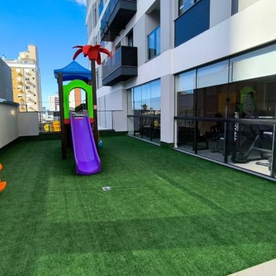 Apartamentos com 72m², 2 quartos, 2 suítes, 2 garagens, no bairro Balneário em Florianópolis