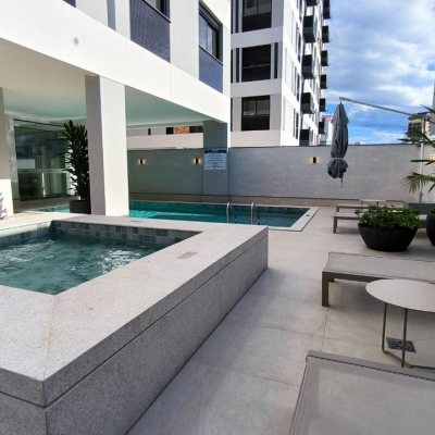 Apartamentos com 72m², 2 quartos, 2 suítes, 2 garagens, no bairro Balneário em Florianópolis