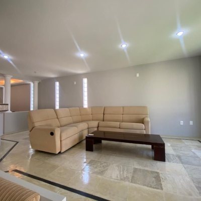 Casa Residencial com 304m², 4 quartos, 2 suítes, 2 garagens, no bairro João Paulo em Florianópolis