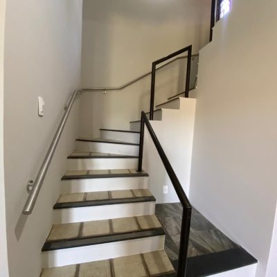 Casa Residencial com 304m², 4 quartos, 2 suítes, 2 garagens, no bairro João Paulo em Florianópolis