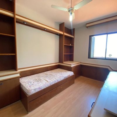 Casa Residencial com 304m², 4 quartos, 2 suítes, 2 garagens, no bairro João Paulo em Florianópolis