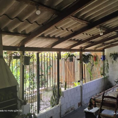 Casa Residencial com 182m², 3 quartos, 2 garagens, no bairro Vargem Grande em Florianópolis