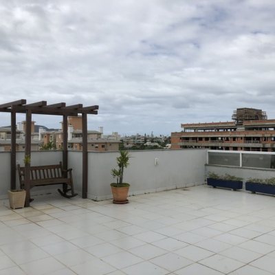 Cobertura com 139m², 2 quartos, 1 suíte, 1 garagem, no bairro Ingleses do Rio Vermelho em Florianópolis