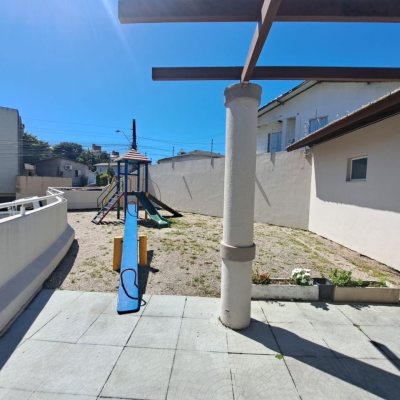 Apartamentos com 62m², 2 quartos, 1 suíte, 2 garagens, no bairro Capoeiras em Florianópolis