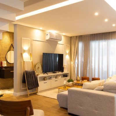 Casa em Condomínio com 346m², 3 quartos, 3 suítes, 2 garagens, no bairro Vargem Pequena em Florianópolis