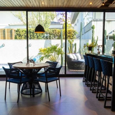 Casa em Condomínio com 346m², 3 quartos, 3 suítes, 2 garagens, no bairro Vargem Pequena em Florianópolis