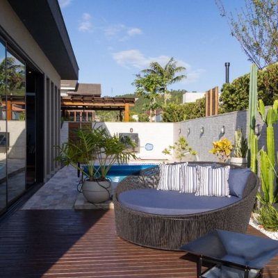 Casa em Condomínio com 346m², 3 quartos, 3 suítes, 2 garagens, no bairro Vargem Pequena em Florianópolis