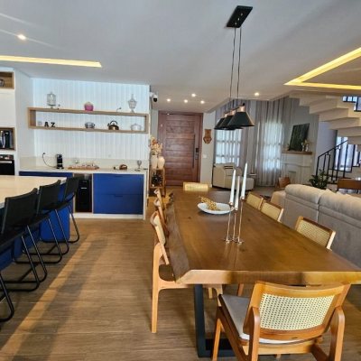 Casa em Condomínio com 346m², 3 quartos, 3 suítes, 2 garagens, no bairro Vargem Pequena em Florianópolis