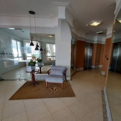 Apartamentos com 103m², 3 quartos, 1 suíte, 2 garagens, no bairro Itacorubi em Florianópolis