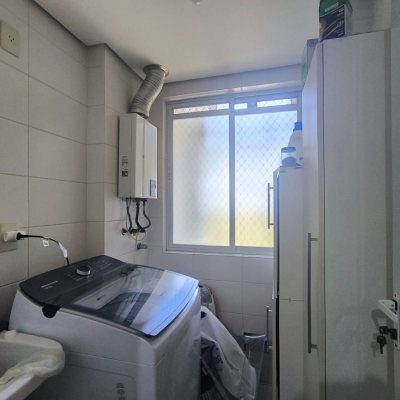 Apartamentos com 103m², 3 quartos, 1 suíte, 2 garagens, no bairro Itacorubi em Florianópolis