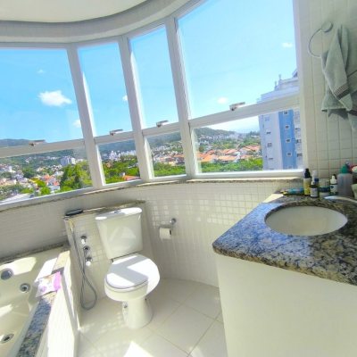 Apartamentos com 103m², 3 quartos, 1 suíte, 2 garagens, no bairro Itacorubi em Florianópolis