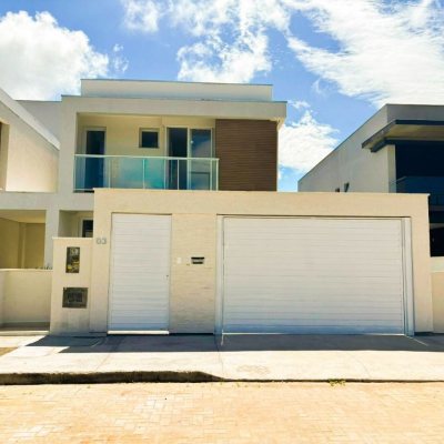 Sobrado Residencial com 138m², 3 quartos, 3 suítes, 2 garagens, no bairro Ingleses do Rio Vermelho em Florianópolis