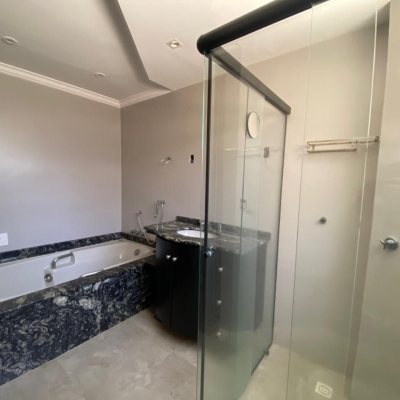Apartamentos com 254m², 3 quartos, 3 suítes, 2 garagens, no bairro Centro em Florianópolis