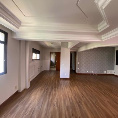 Apartamentos com 254m², 3 quartos, 3 suítes, 2 garagens, no bairro Centro em Florianópolis