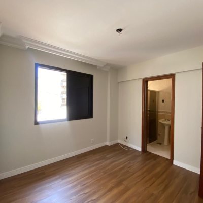 Apartamentos com 254m², 3 quartos, 3 suítes, 2 garagens, no bairro Centro em Florianópolis