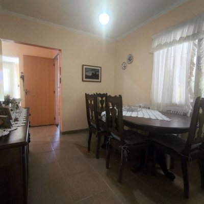 Casa Residencial com 153m², 3 quartos, 1 suíte, no bairro Itacorubi em Florianópolis