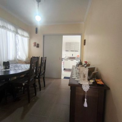 Casa Residencial com 153m², 3 quartos, 1 suíte, no bairro Itacorubi em Florianópolis