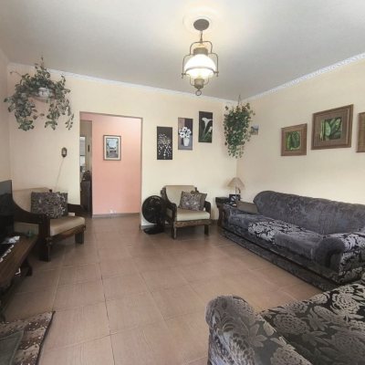 Casa Residencial com 153m², 3 quartos, 1 suíte, no bairro Itacorubi em Florianópolis