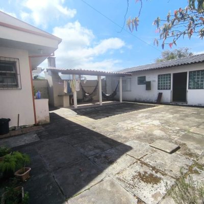 Casa Residencial com 153m², 3 quartos, 1 suíte, no bairro Itacorubi em Florianópolis