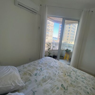 Apartamentos com 102m², 3 quartos, 1 suíte, 1 garagem, no bairro Campinas em São José