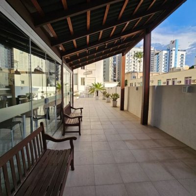 Apartamentos com 95m², 3 quartos, 1 garagem, no bairro Centro em Florianópolis