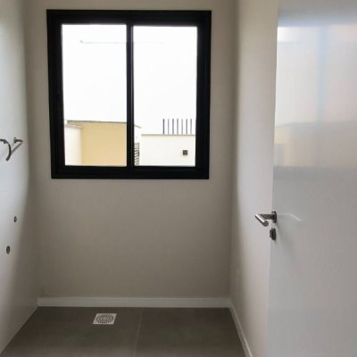 Casa em Condomínio com 150m², 3 quartos, 1 suíte, 2 garagens, no bairro Beira Rio em Biguaçu