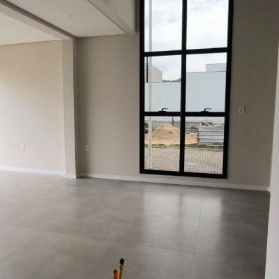 Casa em Condomínio com 150m², 3 quartos, 1 suíte, 2 garagens, no bairro Beira Rio em Biguaçu