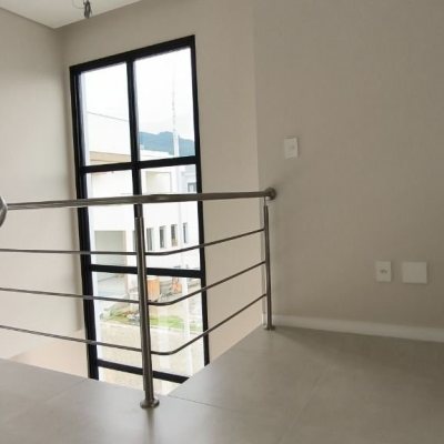 Casa em Condomínio com 150m², 3 quartos, 1 suíte, 2 garagens, no bairro Beira Rio em Biguaçu