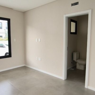 Casa em Condomínio com 150m², 3 quartos, 1 suíte, 2 garagens, no bairro Beira Rio em Biguaçu