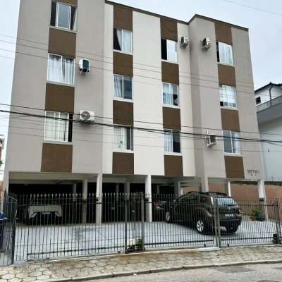 Apartamentos com 62m², 2 quartos, 1 garagem, no bairro Canto em Florianópolis
