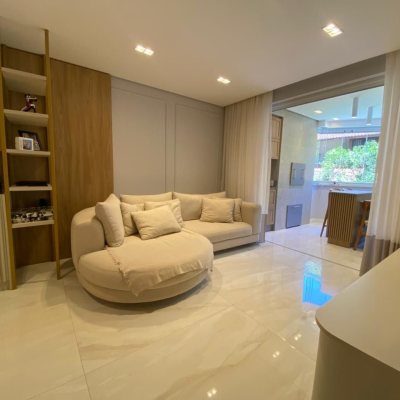 Apartamentos com 90m², 4 quartos, 1 suíte, 2 garagens, no bairro João Paulo em Florianópolis