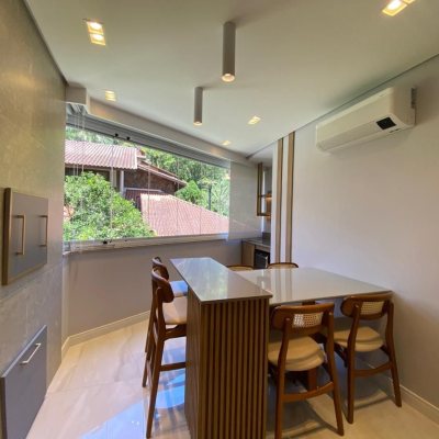 Apartamentos com 90m², 4 quartos, 1 suíte, 2 garagens, no bairro João Paulo em Florianópolis