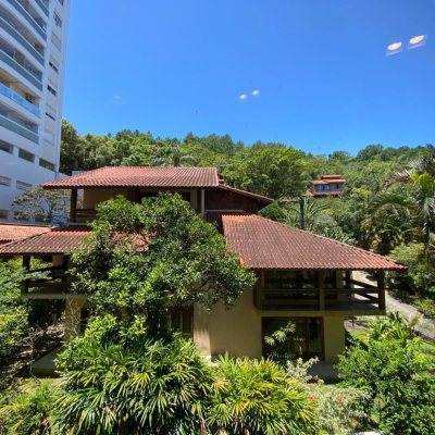 Apartamentos com 90m², 4 quartos, 1 suíte, 2 garagens, no bairro João Paulo em Florianópolis