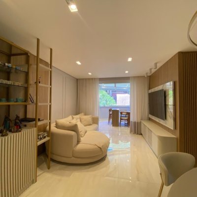 Apartamentos com 90m², 4 quartos, 1 suíte, 2 garagens, no bairro João Paulo em Florianópolis