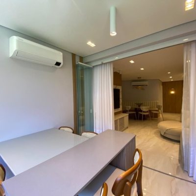 Apartamentos com 90m², 4 quartos, 1 suíte, 2 garagens, no bairro João Paulo em Florianópolis