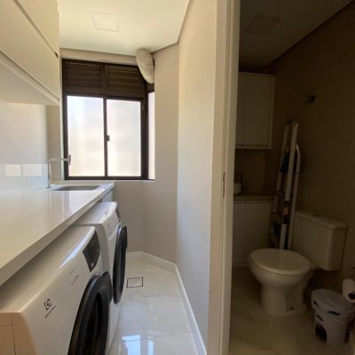 Apartamentos com 90m², 4 quartos, 1 suíte, 2 garagens, no bairro João Paulo em Florianópolis