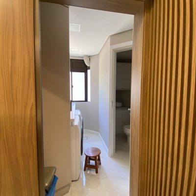 Apartamentos com 90m², 4 quartos, 1 suíte, 2 garagens, no bairro João Paulo em Florianópolis