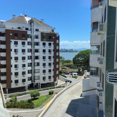 Apartamentos com 90m², 4 quartos, 1 suíte, 2 garagens, no bairro João Paulo em Florianópolis