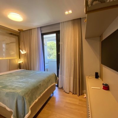 Apartamentos com 90m², 4 quartos, 1 suíte, 2 garagens, no bairro João Paulo em Florianópolis