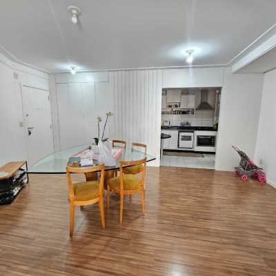 Apartamentos com 103m², 3 quartos, 1 suíte, 2 garagens, no bairro Itacorubi em Florianópolis