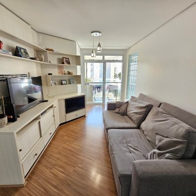 Apartamentos com 103m², 3 quartos, 1 suíte, 2 garagens, no bairro Itacorubi em Florianópolis