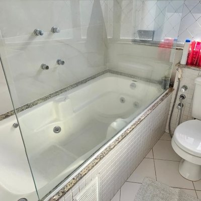 Apartamentos com 103m², 3 quartos, 1 suíte, 2 garagens, no bairro Itacorubi em Florianópolis