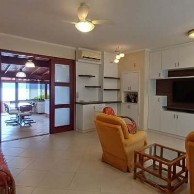 Cobertura com 108m², 3 quartos, 1 suíte, 2 garagens, no bairro Jurerê em Florianópolis