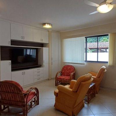 Cobertura com 108m², 3 quartos, 1 suíte, 2 garagens, no bairro Jurerê em Florianópolis