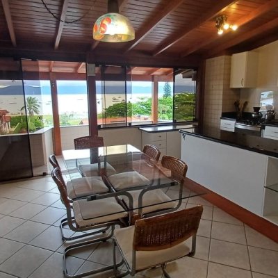 Cobertura com 108m², 3 quartos, 1 suíte, 2 garagens, no bairro Jurerê em Florianópolis