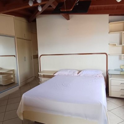 Cobertura com 108m², 3 quartos, 1 suíte, 2 garagens, no bairro Jurerê em Florianópolis