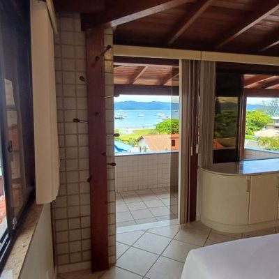 Cobertura com 108m², 3 quartos, 1 suíte, 2 garagens, no bairro Jurerê em Florianópolis