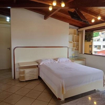 Cobertura com 108m², 3 quartos, 1 suíte, 2 garagens, no bairro Jurerê em Florianópolis